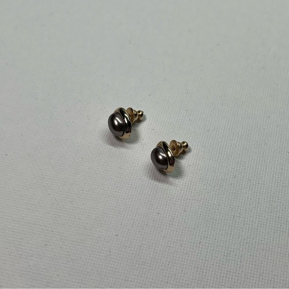 Vintage Gold Tone Richelieu Signed Stud Earrings - Picture 1 of 8